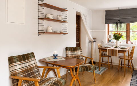Solgläntan: Möbel, Interior Design, Flooring, Holz, Fussboden, Stuhl, Beleuchtung, Zuhause, Zimmer, Wohnzimmer
