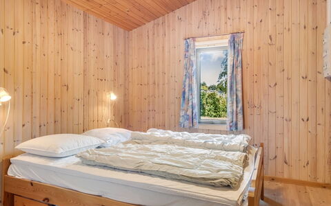 Hedwig - 120M to the Fjord: Schlafzimmer, Holz, Bett, Interior Design, Bettdecke, Bedding, Decke, Fussboden, Flooring, Bettrahmen