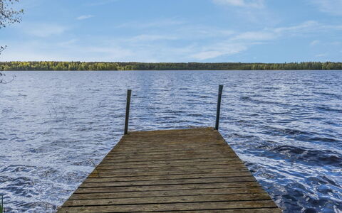 Niinimökki: Blau, Wasser, Gewässer, Wasservorräte, Holz, Horizont, Natürliche Landschaft, Wasserweg, Seebrücke