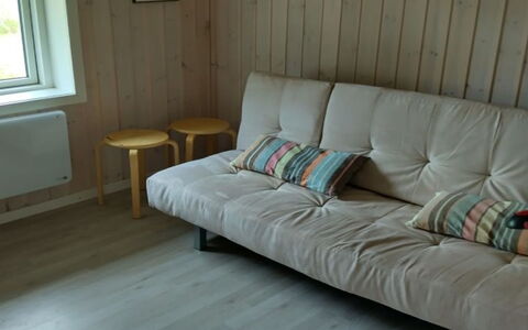 Meike - 750M from the Sea: Holz, Flooring, Interior Design, Möbel, Fussboden, Holzboden, Zimmer, Couch, Wohnzimmer, Hartholz