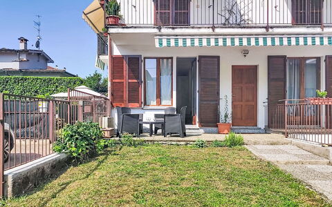 Casa Burli: Fenster, Wohngebiet, Zuhause, Haus, Tür, Nachbarschaft, Balkon, Veranda, Wohnung, Zimmerpflanze