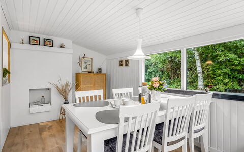 Eike - from the Sea: Interior Design, Möbel, Flooring, Fussboden, Holz, Decke, Holzboden, Light Fixture, Stuhl, Esszimmer