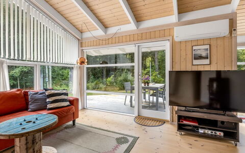 Naninja - 924M from the Sea: Holz, Interior Design, Decke, Flooring, Fussboden, Zuhause, Couch, Möbel, Wohnzimmer, Tür