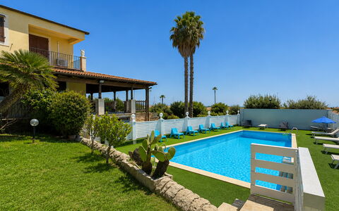 Villa Patrizia: Blau, Schwimmbad, Resort, Eco Hotel, Estate, Hazienda, Schatten, Freizeit, Villa