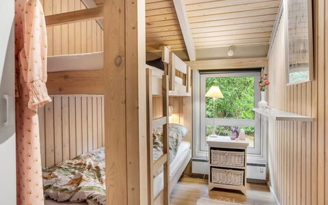 Pia - 685M from the Sea: Interior Design, Möbel, Holz, Schlafzimmer, Decke, Bett, Fussboden, Flooring, Zuhause, Zimmer