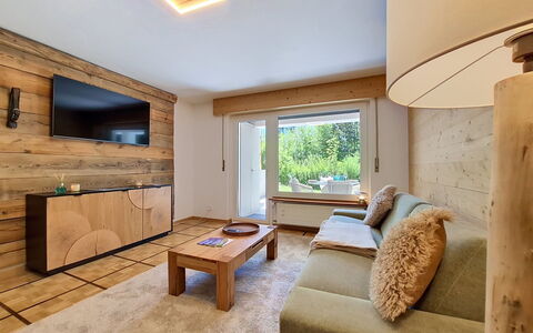 Les Ambassadeurs B 3: Interior Design, Flooring, Möbel, Holz, Decke, Fussboden, Zimmer, Beleuchtung, Holzboden, Wohnzimmer