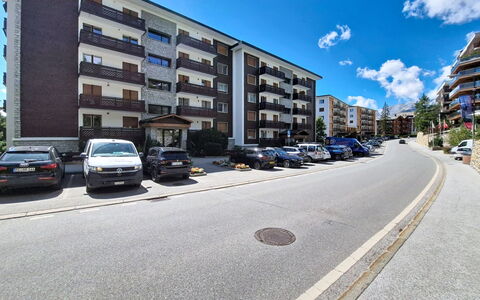 Les Ambassadeurs B 3: Gebäude, Wohnung, Wohngebiet, Stadt, Nachbarschaft, Die Architektur, Menschliche Siedlung, Urban Design, Eigentumswohnung, Balkon