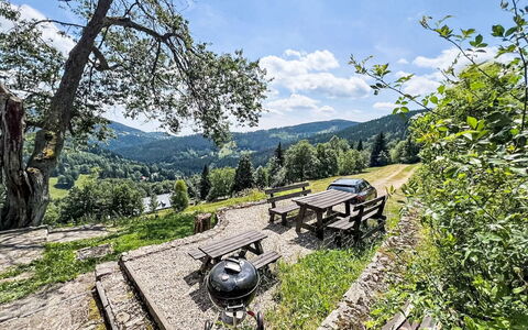 Wellness Retreat Labská: Bergforms, Baum, Berg, Hügel, Natürliche Landschaft, Landschaft, Hochland, Bergstation, Gebirge, Wolke