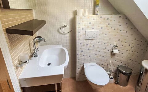 Wellness Retreat Labská: Bad Sink, Armatur, Badezimmer, Sinken, Flooring, Fussboden, Interior Design, Zapfhahn, Toilette, Installation