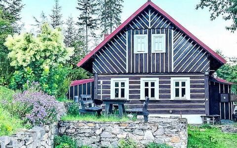 Wellness Retreat Labská: Gebäude, Haus, Hütte, Zuhause, Dach, Ländliches Gebiet, Abstellgleis, Bauernhaus, Rasen