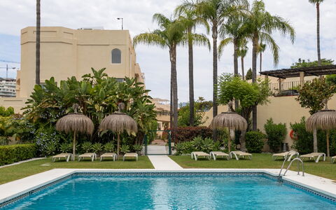 La Quinta Hills: Schwimmbad, Resort, Landscaping, Garten, Hazienda, Eco Hotel, Schatten, Estate, Hinterhof