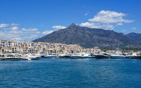 La Quinta Hills: Bergforms, Boot, Berg, Watercraft, Hügel, Küsten Und Ozeanische Forms, Meer, Küste, Gebirge, Boote Und Boating - Geräte Und Materialien