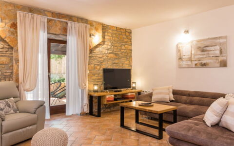 Villa Dominique: Möbel, Interior Design, Wand, Flooring, Couch, Holz, Fussboden, Wohnzimmer, Zimmer, Beleuchtung