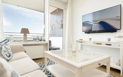 Meeresblick Ankerplatz 84: Möbel, Interior Design, Flooring, Fussboden, Couch, Wohnzimmer, Decke, Zimmer, Wohnung, Zuhause