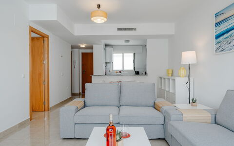 Oliva Nova Cabagua: Möbel, Interior Design, Flooring, Wohnung, Fussboden, Zuhause, Decke, Couch, Wohnzimmer, Stuhl