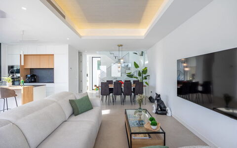 Villa Esencia: Interior Design, Möbel, Flooring, Decke, Fussboden, Couch, Wohnzimmer, Tabelle, Zimmer, Stuhl