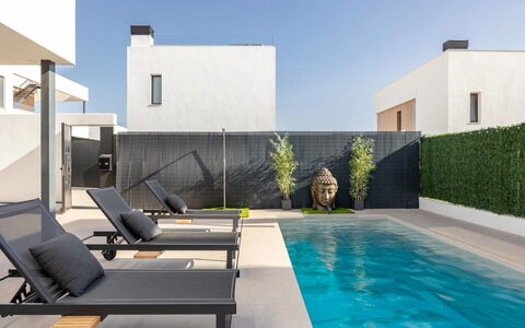 Villa Esencia: Schwimmbad, Verbundwerkstoff, Gartenmöbel, Sonnenliege, Schatten, Resort, Design, Balkon, Läge, Eco Hotel