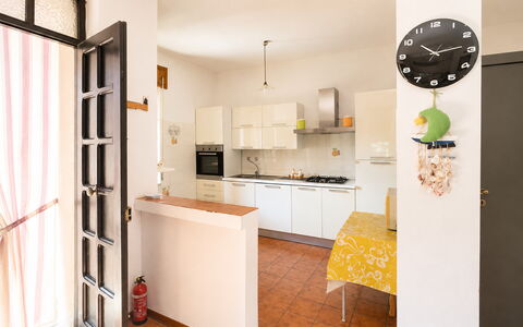 Casa Bianca, Budoni: Möbel, Interior Design, Flooring, Fussboden, Wand, Holz, Decke, Zimmer, Countertop, Küche