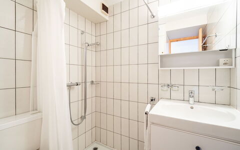 Casa Pleun: Interior Design, Wand, Armatur, Flooring, Fussboden, Badezimmer, Sinken, Bad Sink, Zimmer, Zapfhahn