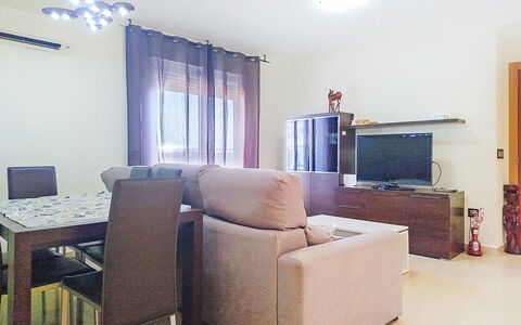 Marina Azul: Möbel, Flooring, Interior Design, Fussboden, Holz, Decke, Zimmer, Couch, Wohnzimmer, Wohnung