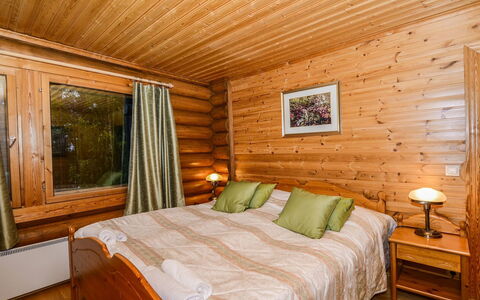 Kolin Kuningatar: Holz, Decke, Interior Design, Schlafzimmer, Bett, Möbel, Fussboden, Holzbeize, Flooring, Bettrahmen