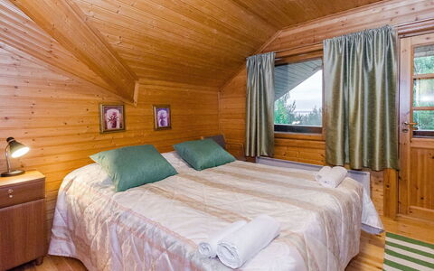 Lieksa 725: Interior Design, Fussboden, Holz, Flooring, Decke, Bett, Schlafzimmer, Möbel, Bettdecke, Zimmer