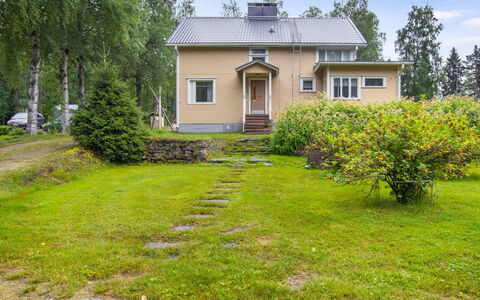 Alpola: Gras, Gebäude, Haus, Zuhause, Wohngebiet, Strauch, Hütte, Dach, Grundstueck