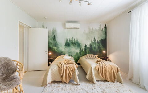 Alpola: Interior Design, Möbel, Wand, Schlafzimmer, Flooring, Fussboden, Holz, Decke, Zimmer, Bett