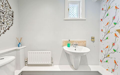 London Kingston 602: Interior Design, Wand, Armatur, Badezimmer, Flooring, Fussboden, Bad Sink, Zapfhahn, Decke, Sinken