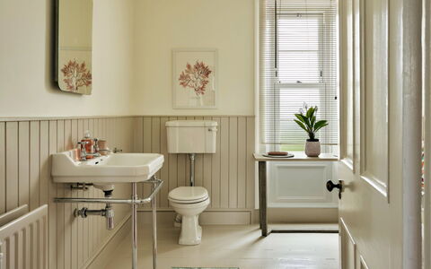 Spinney Corner: Interior Design, Flooring, Armatur, Fussboden, Sinken, Badezimmer, Zapfhahn, Bad Sink, Installation, Light Fixture