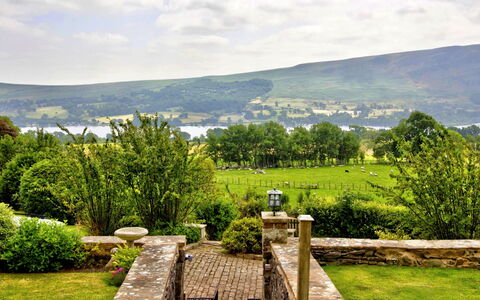 Willow'S View: Gras, Natürliche Landschaft, Landschaft, Hügel, Strauch, Garten, Wolke, Grundstueck, Ground