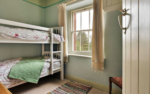 Bourne Edge: Interior Design, Wand, Flooring, Schlafzimmer, Bett, Möbel, Fussboden, Holz, Decke, Bedding