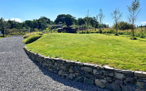 Howgill Pod: Gras, \Fels, Steinwand, Strauch, Landschaft, Wiese, Ground, Garten, Rasen