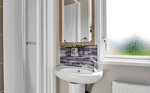 Osprey Court 1: Interior Design, Wand, Flooring, Fussboden, Armatur, Zimmer, Badezimmer, Decke, Beleuchtung, Zuhause