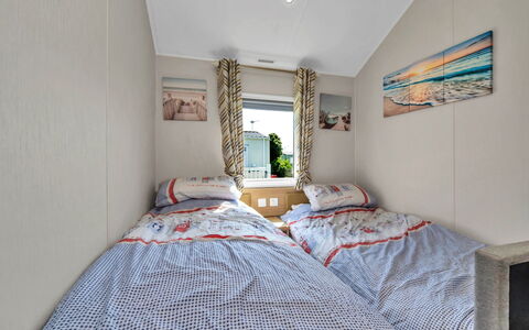 Osprey Court 1: Möbel, Schlafzimmer, Kissen, Dekokissen, Bedding, Linens, Holzbeize, Bett, Bettdecke, Kissen