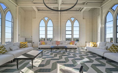 Arc Thorpeness: Flooring, Fussboden, Interior Design, Decke, Fliese, Daylighting, Wohnzimmer, Empfangshalle, Symmetrie