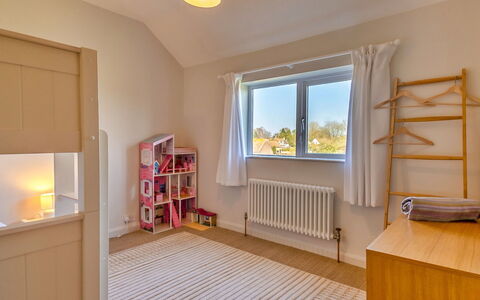 The Old Windmill: Interior Design, Flooring, Fussboden, Möbel, Wand, Holz, Decke, Zimmer, Schlafzimmer, Bett