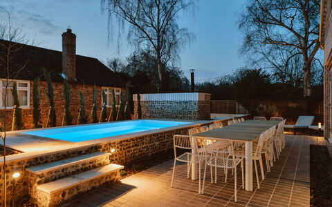 Arc Next-The-Sea: Schwimmbad, Verbundwerkstoff, Resort, Gartenmöbel, Schatten, Estate, Eco Hotel, Hinterhof, Backstein, Beton