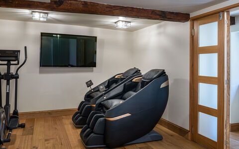The Painswick Retreat: Interior Design, Flooring, Möbel, Fussboden, Zuhause, Zimmer, Decke, Wohnung, Wohnzimmer, Komfort