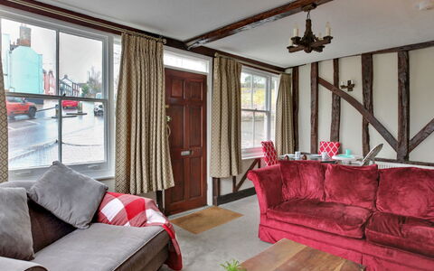 The Red House, Maldon: Möbel, Holz, Zuhause, Interior Design, Zimmer, Wohnung, Decke, Hartholz, Wohnzimmer, Bilderrahmen