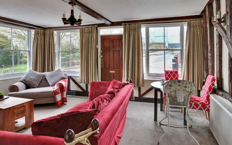 The Red House, Maldon: Möbel, Interior Design, Holz, Decke, Zimmer, Fussboden, Flooring, Zuhause, Couch, Wohnzimmer