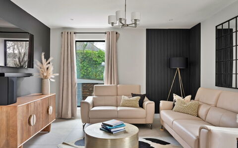 Orchard Rise: Möbel, Interior Design, Flooring, Couch, Fussboden, Wand, Wohnzimmer, Holz, Zuhause, Wohnung