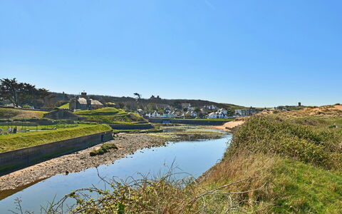 Bude Bolthole: Wasser, Bank, Wasserlauf, Kanal, Reservoir, Wiese, Sumpf