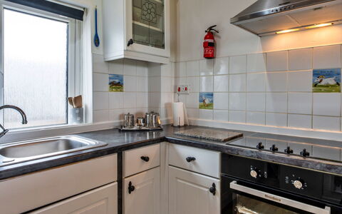 Barn, Quinceborough Farm: Küche, Küchengerät, Countertop, Major Appliance, Spüle, Cabinetry, Herd, Armatur, Herd, Haushaltsgerät
