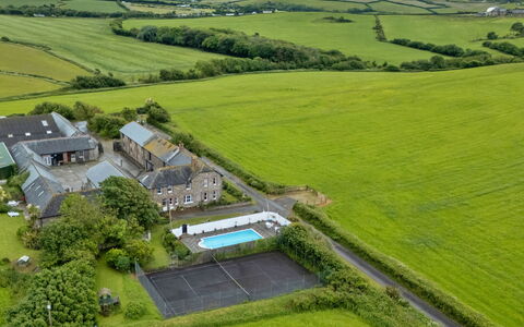 Roost, Quinceborough Farm: Schwimmbad, Estate, Landscaping, Villa, Resort, Hotel, Eco Hotel