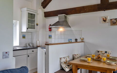 Mucklow, Quinceborough Farm: Möbel, Küche, Flooring, Interior Design, Countertop, Wand, Cabinetry, Holz, Fussboden, Decke