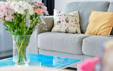 Lansdowne: Möbel, Couch, Kissen, Interior Design, Wohnzimmer, Dekokissen, Kissen, Zuhause, Textil