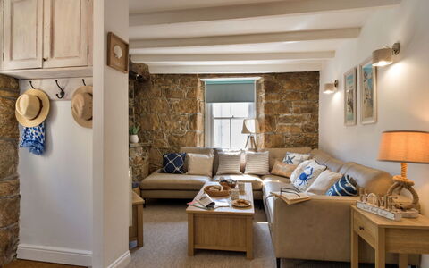 St. Ives 636: Möbel, Interior Design, Flooring, Couch, Holz, Fussboden, Decke, Zimmer, Wohnzimmer, Zuhause