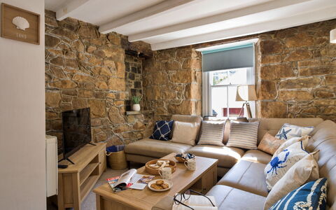 St. Ives 636: Möbel, Flooring, Interior Design, Couch, Fussboden, Zimmer, Wohnzimmer, Zuhause, Decke