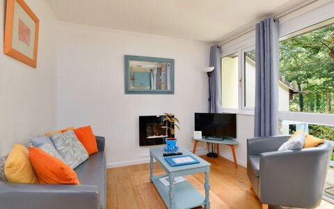 St. Ives 637: Möbel, Interior Design, Couch, Holz, Flooring, Zimmer, Wohnung, Fussboden, Wohnzimmer, Fernsehen
